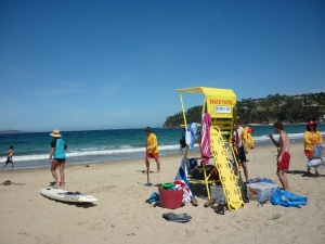 Watch chair and surf lifesavers on Kingston Beach